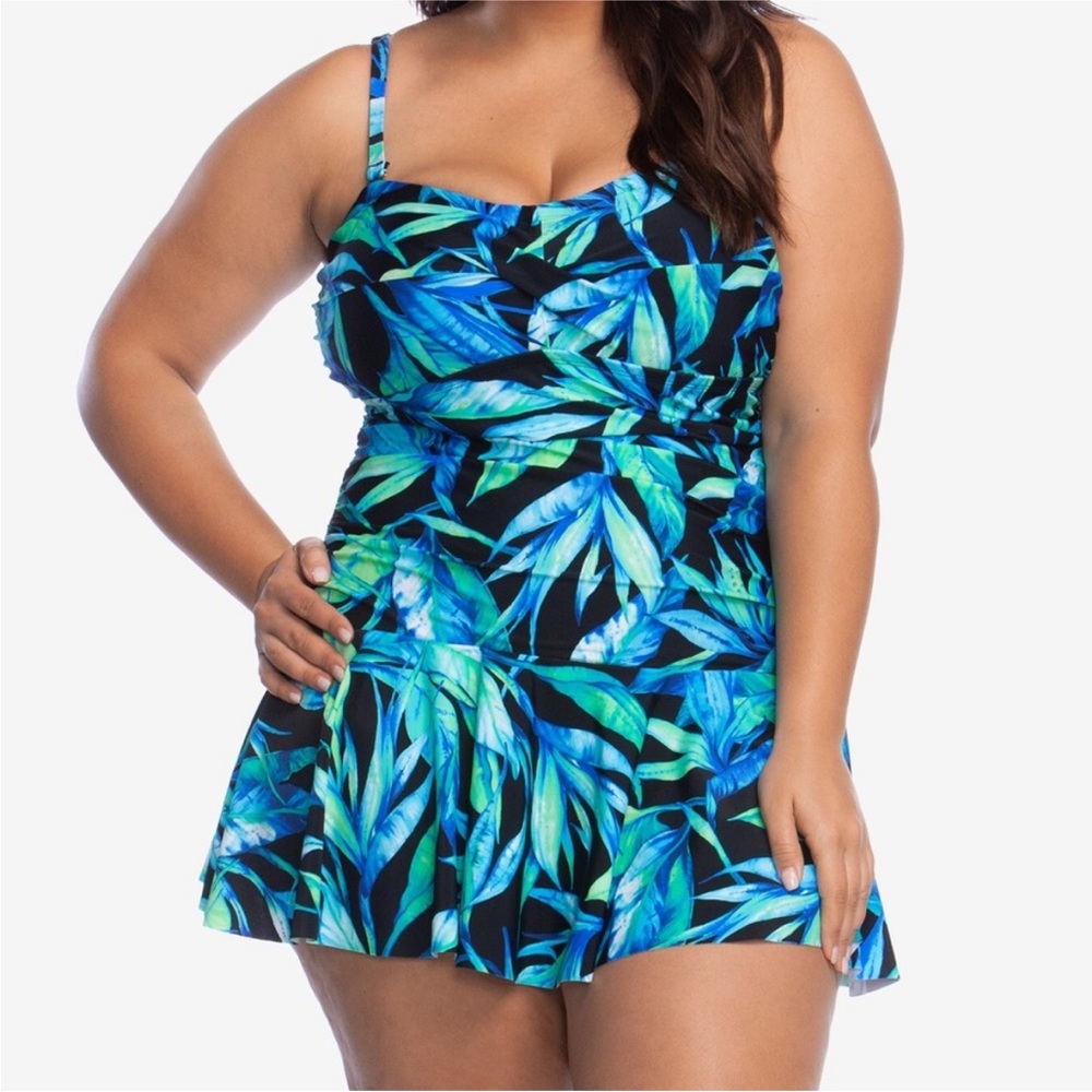 NWOT Chaps Slimming Fir Ruched Tropical Print Swimdress Molded‎ Cups Size 22W